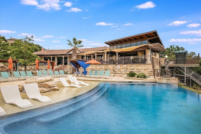 604 Rawson Bnd, Austin, TX 78738 - community pool with a patio