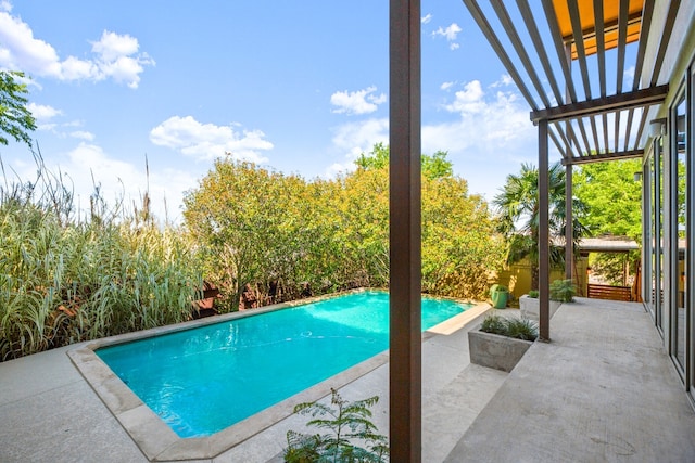 5309 Sendero Hills Pkwy, Austin, TX 78724 - swimming pool with a patio area