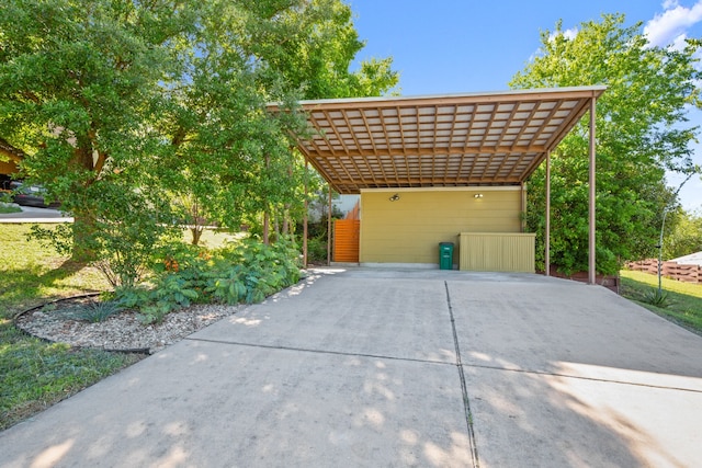 5309 Sendero Hills Pkwy, Austin, TX 78724 - view of front facade featuring driveway and an attached carport