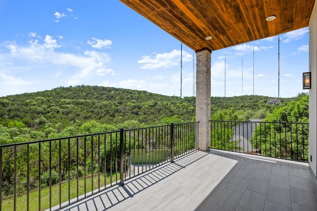 3401 Day Star Cv, Austin, TX 78746 - unfurnished living room featuring ceiling fan, recessed lighting, stairway, and baseboards