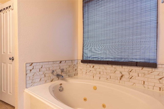 1006 Savanna Ln, Cedar Park, TX 78613 - full bath with a whirlpool tub