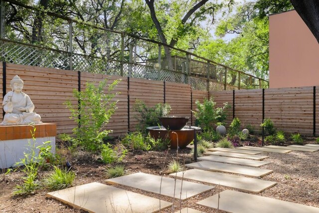 713 E 32nd St, Austin, TX 78705 - view of fenced backyard