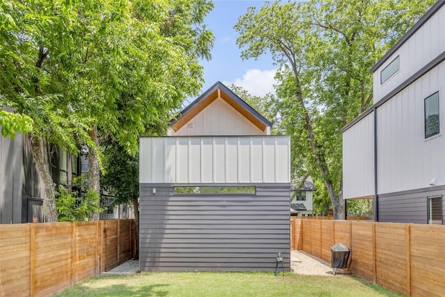 3409 Neal St Unit 2, Austin, TX 78702 - view of outdoor structure with a fenced backyard and an outdoor structure