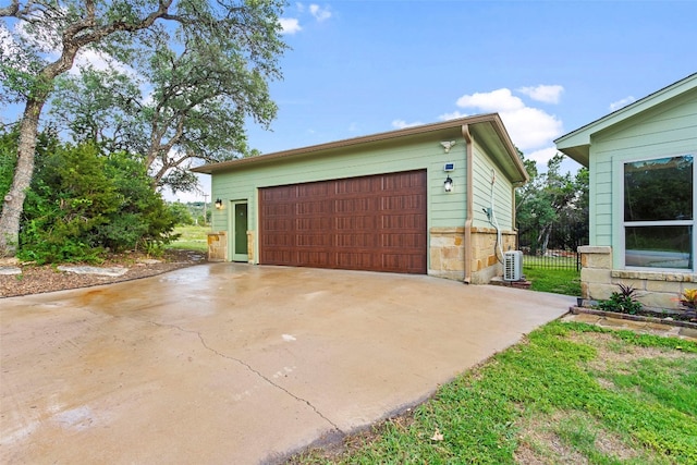 20603 Ridgeview Rd, Lago Vista, TX 78645 - view of detached garage