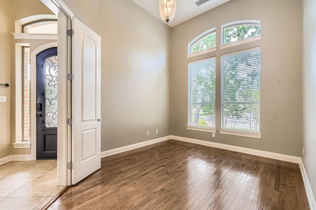 205 Sebastians Run, Austin, TX 78738 - entryway featuring light wood-type flooring and baseboards