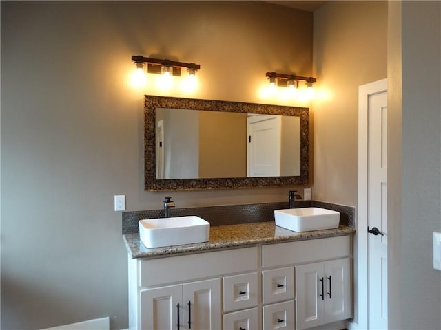 20601 Branding Iron, Lago Vista, TX 78645 - bathroom with double vanity