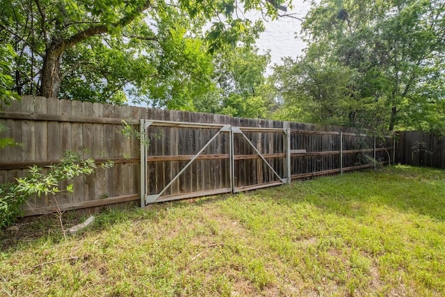 7503 Islander Dr, Austin, TX 78749 - view of yard