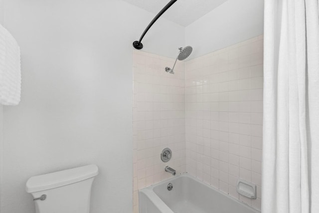 11708 Rotherham Dr, Austin, TX 78753 - full bath with toilet and shower / tub combo with curtain