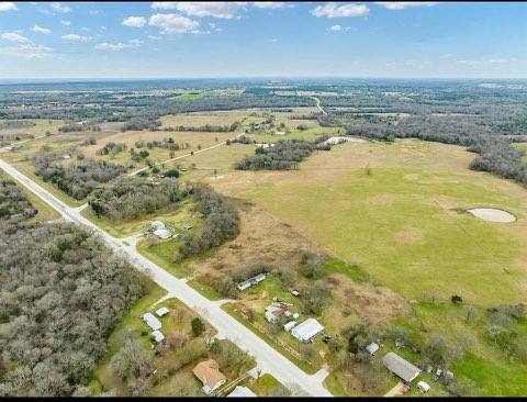 510 E Washington St, Groesbeck, TX 76653 - photo 2