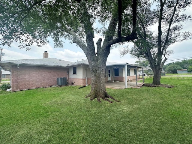 419 N Knox Ave, Giddings, TX 78942 - photo 2