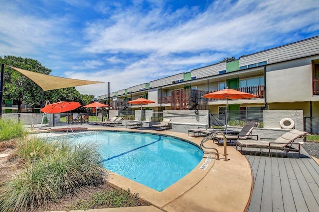 2200 Dickson Dr Unit 132, Austin, TX 78704 - community pool with fence and a patio area