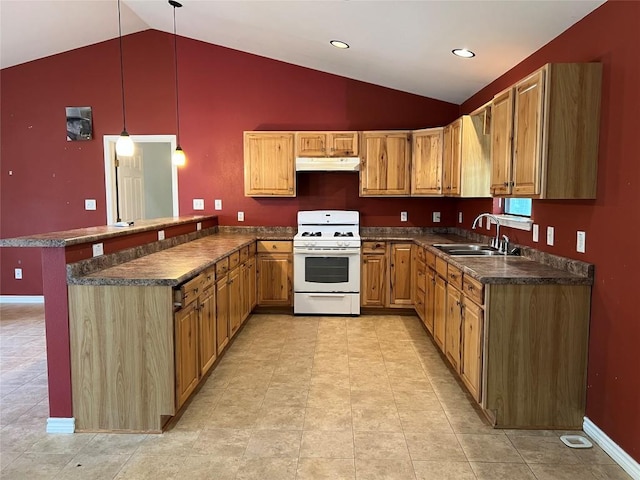 100 Acorn Trl, Cedar Creek, TX 78612 - kitchen featuring white range with gas stovetop, a sink, a peninsula, under cabinet range hood, and dark countertops