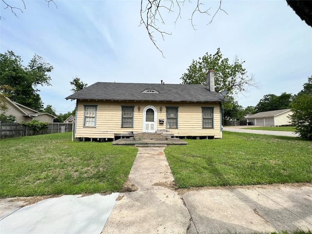 1118 N 2nd St, Temple, TX 76501 - view of front facade featuring a chimney