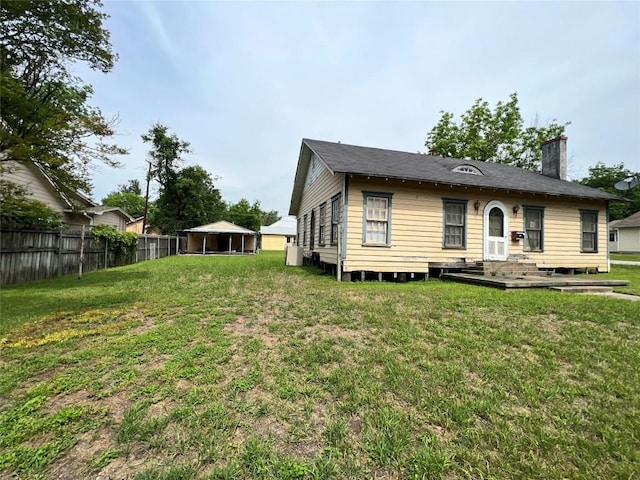 1118 N 2nd St, Temple, TX 76501 - view of front of house with a chimney