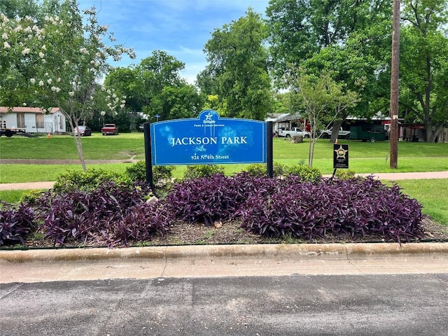 1118 N 2nd St, Temple, TX 76501 - community sign featuring a lawn