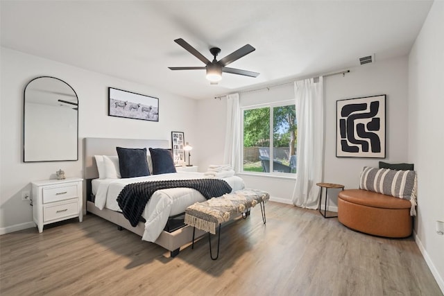 306 Juarez St, San Marcos, TX 78666 - bedroom featuring light wood-style floors and ceiling fan