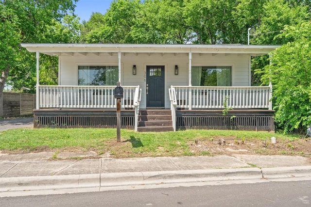 306 Juarez St, San Marcos, TX 78666 - view of front of house with a porch