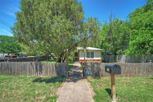 214 Beaver St, Austin, TX 78753 - view of fenced front yard