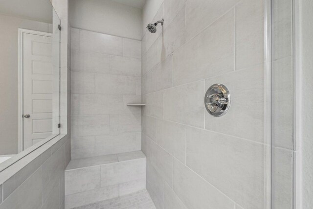 125 Bauer Loop, Liberty Hill, TX 78642 - full bath with tiled shower