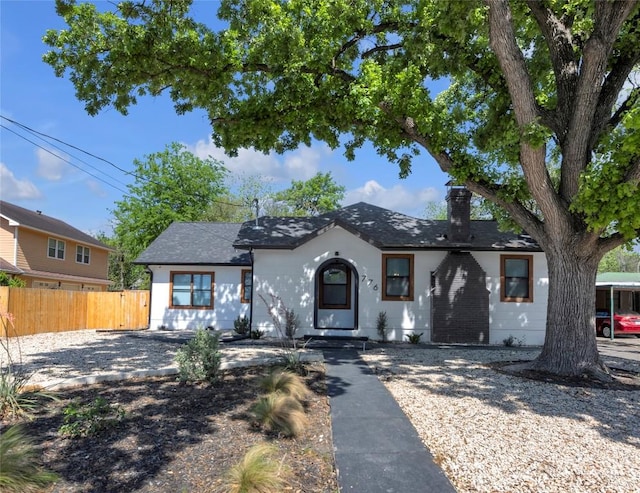 776 Butcher St, New Braunfels, TX 78130 - view of front facade with a chimney