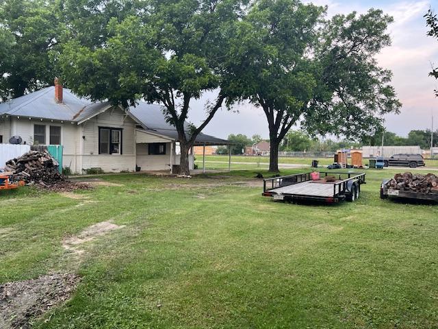 200 N Walton St, Granger, TX 76530 - view of grassy yard