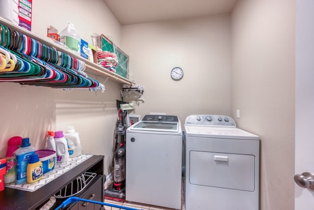 121 Cedar St, Granite Shoals, TX 78654 - laundry area featuring washer and dryer