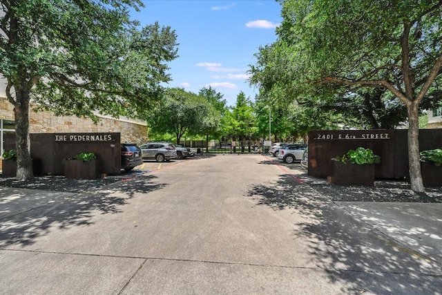 2401 E 6th St Unit 5077, Austin, TX 78702 - view of concrete street