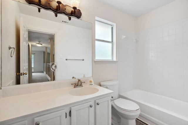 2917 Feathercrest Dr, Austin, TX 78728 - bathroom with vanity and shower / bathtub combination