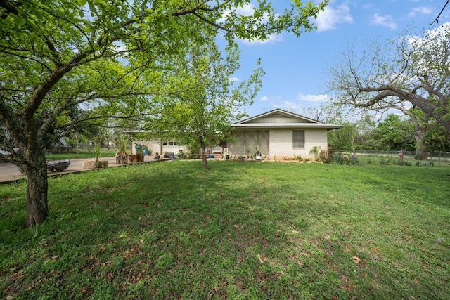 704 6th St, Blanco, TX 78606 - view of yard