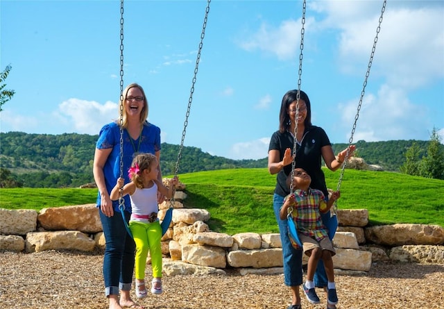 19217 Hopper Ln, Austin, TX 78738 - view of property's community