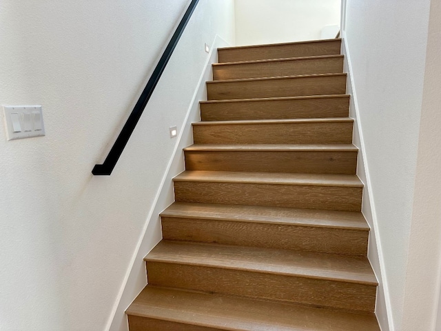 104 High View Trl, Lakeway, TX 78738 - view of staircase