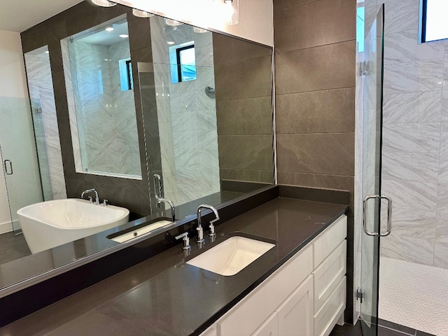 104 High View Trl, Lakeway, TX 78738 - full bath featuring a stall shower and vanity