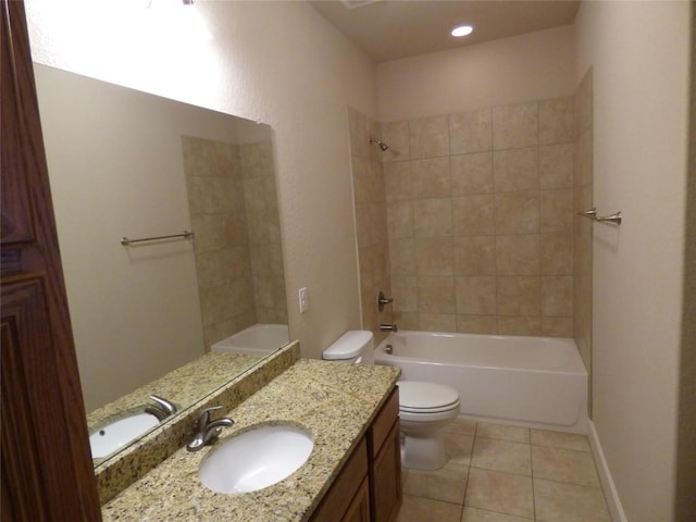 918 Crystal Brook Cv, New Braunfels, TX 78130 - full bath featuring tile patterned floors, toilet, vanity, and washtub / shower combination