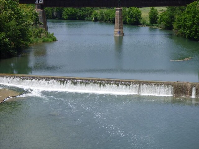 918 Crystal Brook Cv, New Braunfels, TX 78130 - water view