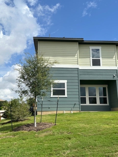 1015 Vista View Dr Unit 101, Georgetown, TX 78626 - view of side of property with a yard