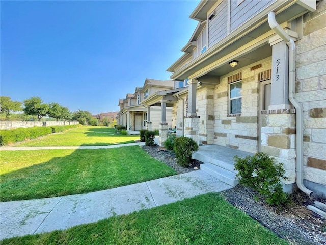 513 N Heatherwilde Blvd, Pflugerville, TX 78660 - view of grassy yard with a residential view