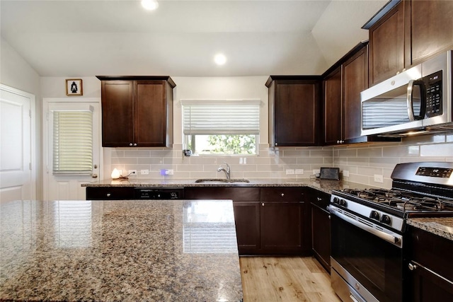 8437 Lamus Wheel, San Antonio, TX 78254 - photo 9