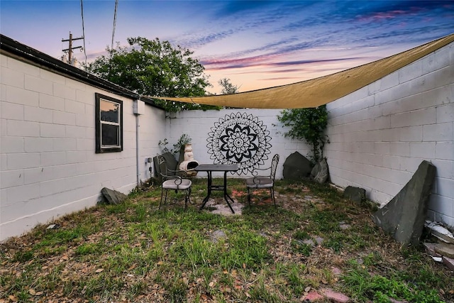 122 W Sierra Cir, San Marcos, TX 78666 - view of yard at dusk