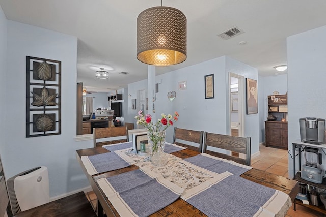 101 Texas Ash Cv, Manchaca, TX 78652 - dining area with baseboards