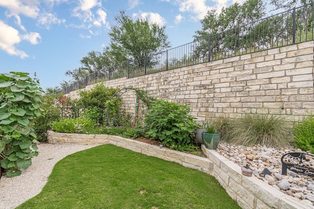 433 Skipping Cedar St, San Marcos, TX 78666 - view of yard