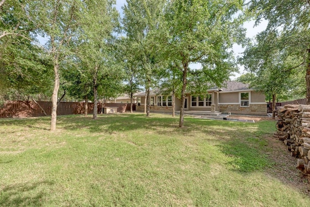 116 Mokulua Ln, Bastrop, TX 78602 - view of yard