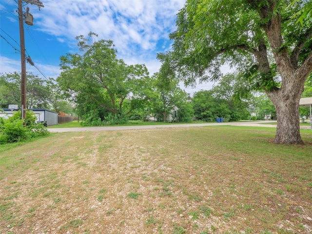 302 Vernon St, Thrall, TX 76578 - view of grassy yard