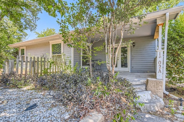 1202 Loma Dr, Austin, TX 78741 - view of property exterior