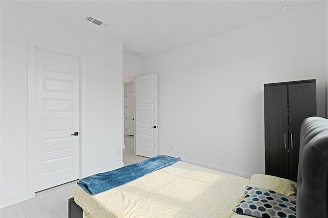 216 Reata Ridge Loop, Liberty Hill, TX 78642 - bedroom featuring baseboards
