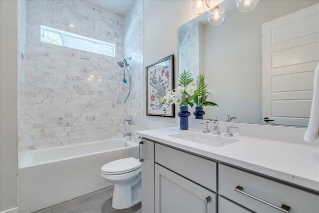 3004 Hunt Trl, Austin, TX 78757 - bathroom with toilet, vanity, and shower / tub combination