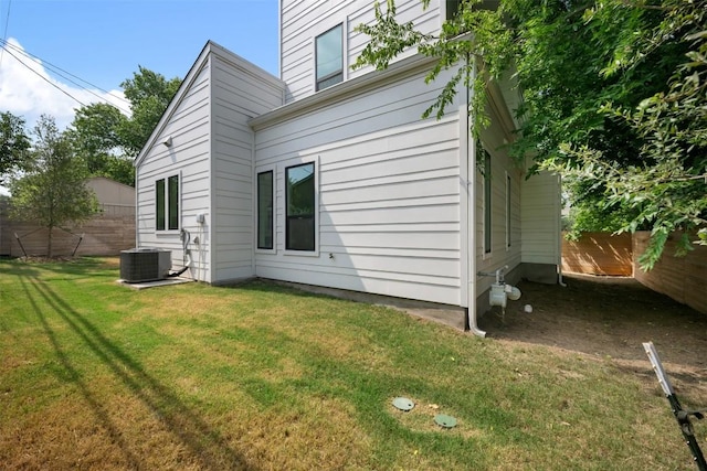 106 W Croslin St Unit B, Austin, TX 78752 - back of property with cooling unit