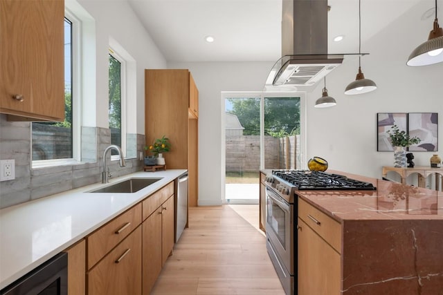 106 W Croslin St Unit B, Austin, TX 78752 - kitchen featuring stainless steel appliances, a sink, wine cooler, island range hood, and light wood-style floors