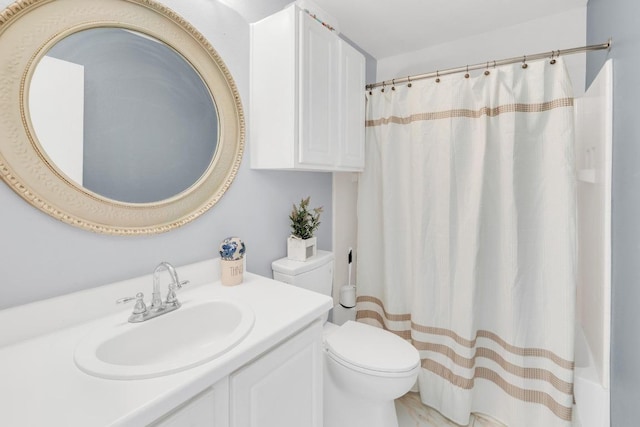 18400 Sun Haven Cv, Elgin, TX 78621 - full bath with toilet, vanity, and curtained shower