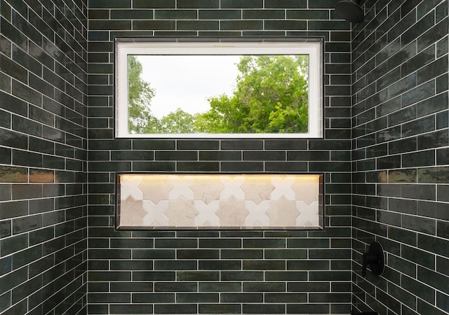 2716 Gettysburg Dr, Austin, TX 78745 - bathroom view of a tile shower