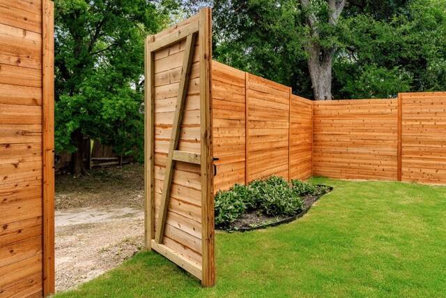 2716 Gettysburg Dr, Austin, TX 78745 - view of yard
